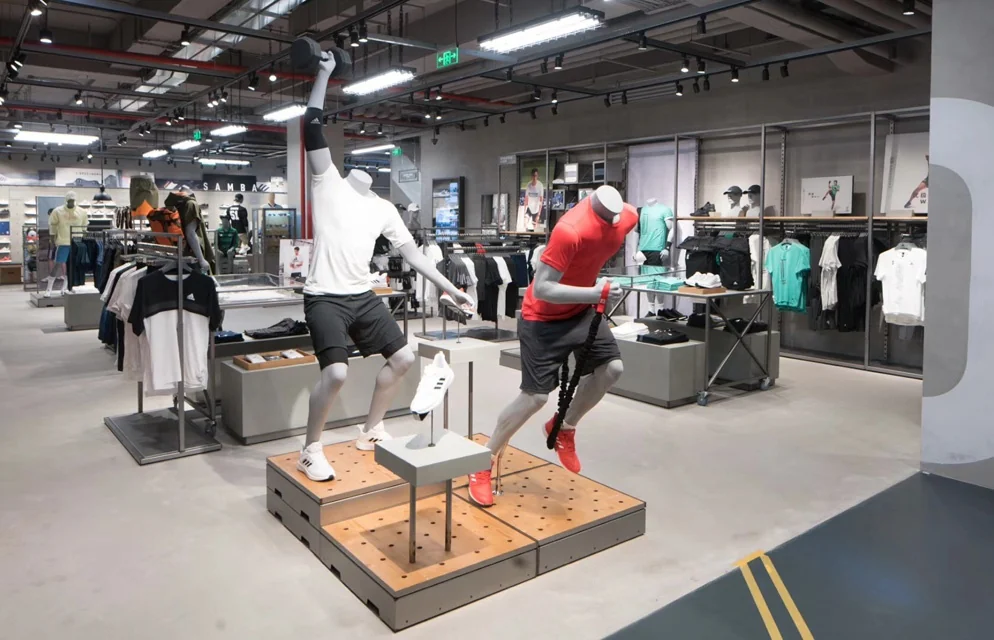 Koleksi runcit Adidas Beijing — komersial dalaman, Beijing, China; pandangan 2
