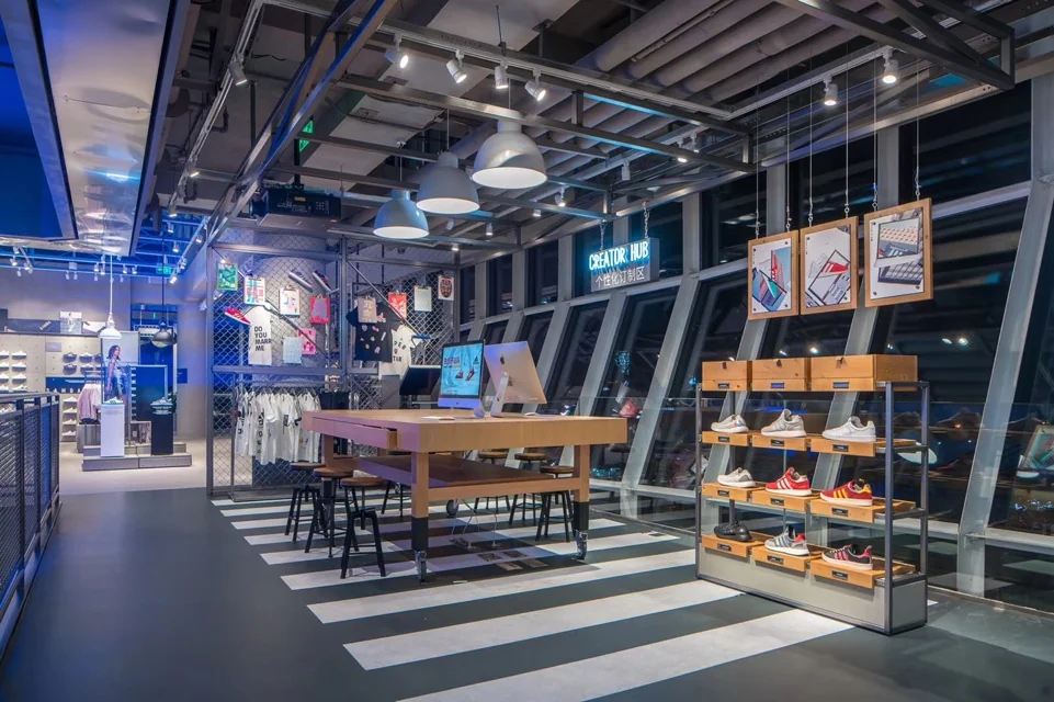 Koleksi runcit Adidas Beijing — komersial dalaman, Beijing, China; pandangan 4