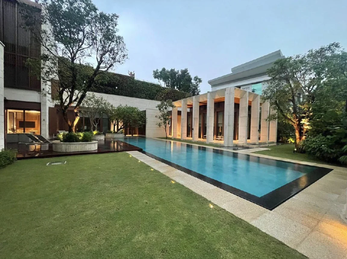 Kediaman taman kontemporari — kediaman dalaman, Kuala Lumpur; pandangan 1