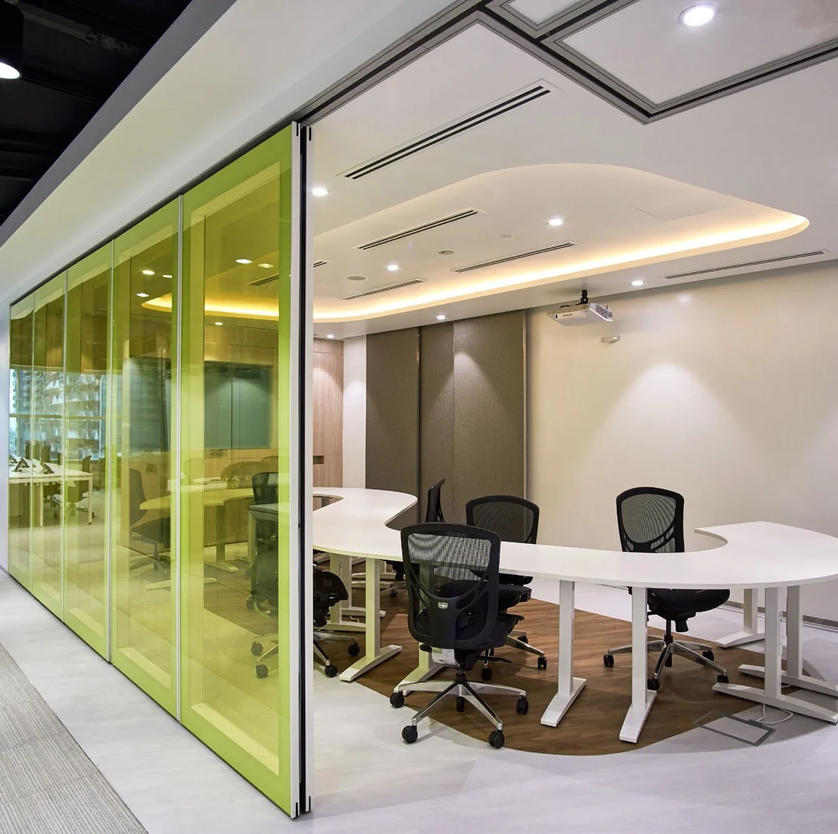 Koleksi pejabat UOB SGX L21 Singapura — tempat kerja dalaman, Singapura; pandangan 2